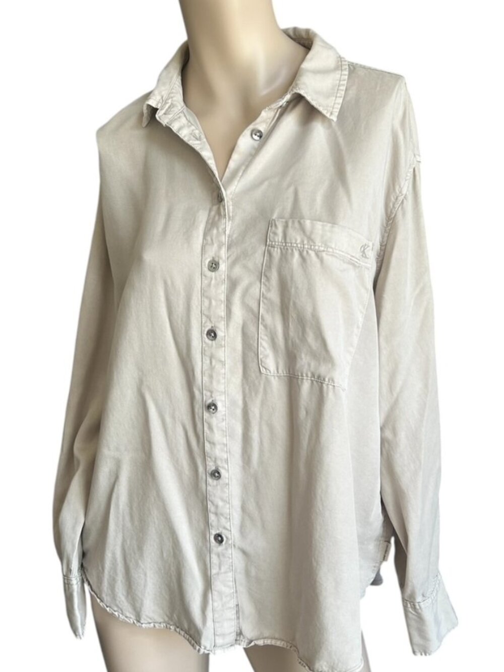 Calvin Klein Boyfriend Button Down Shirt Size M Beige Minimalist Pocket